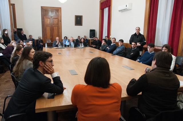 El embajador de Estados Unidos visitó la UNLP