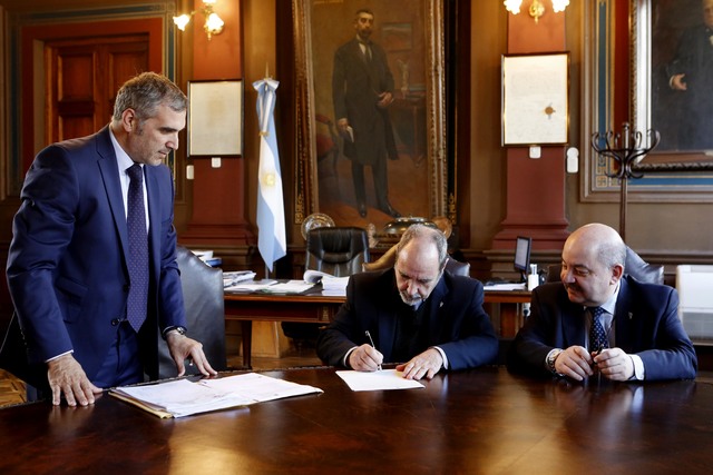 La UNLP escrituró el Albergue Universitario y el predio del ADA 