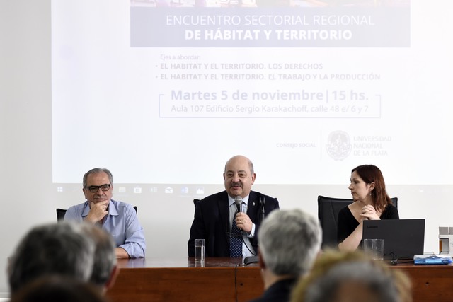 Se realizó un debate por el acceso a la Tierra y a la Vivienda