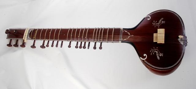 Sitar (Museo Azzarini, UNLP)