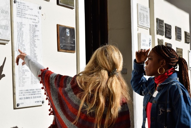 Visitó el Colegio Nacional la ganadora del Premio Global de la Enseñanza
