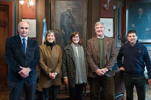 La UNLP firmó un convenio con el Casal dels Països Catalans de La Plata