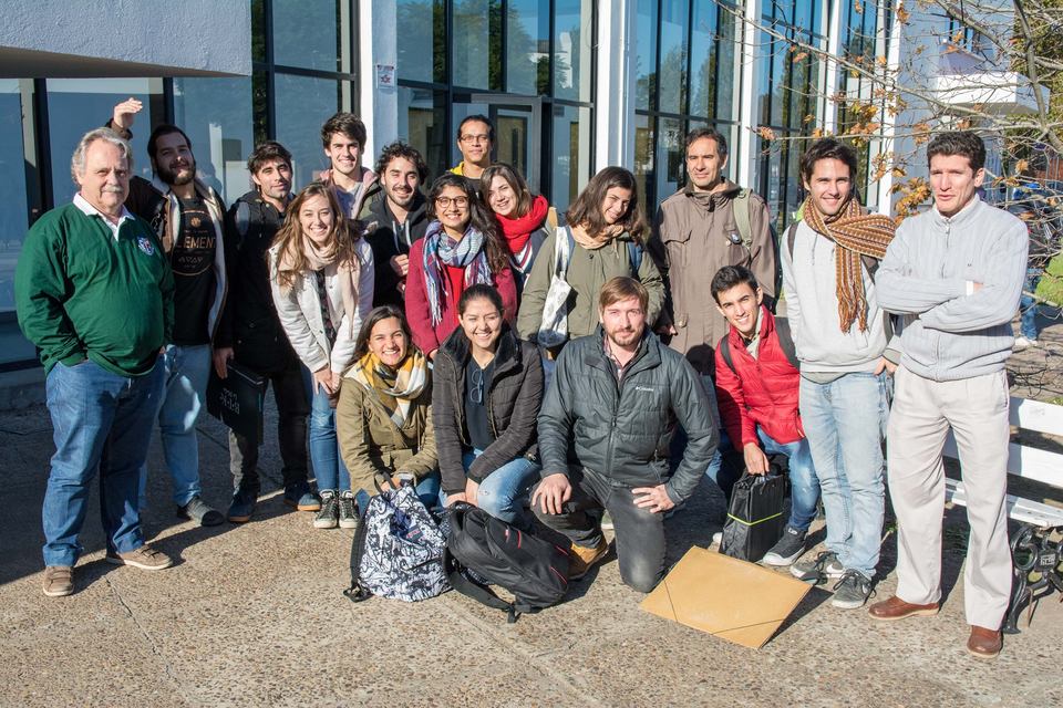 Equipo de la Universidad Nacional de La Plata ganador del Certamen Internacional "24 Horas de Innovación"